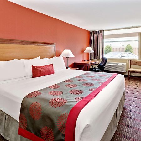 Ramada By Wyndham Baltimore West Exterior photo