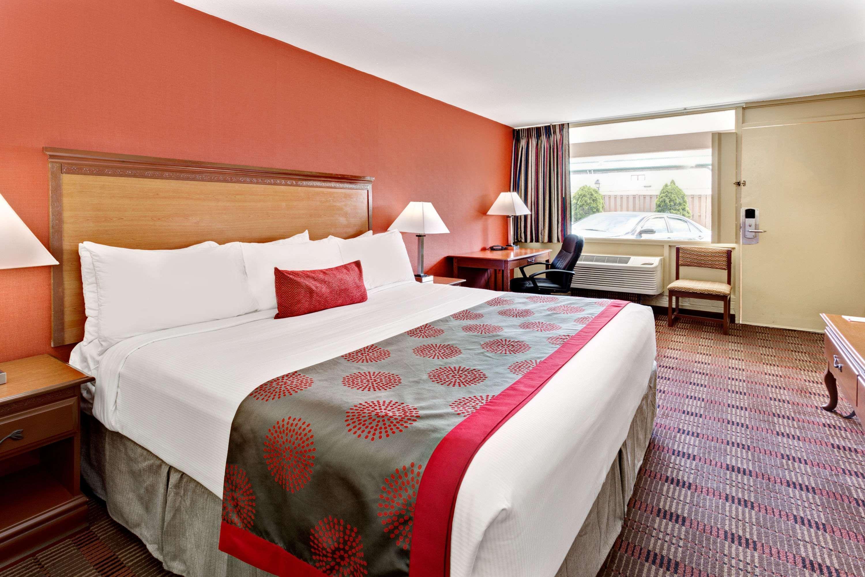 Ramada By Wyndham Baltimore West Exterior photo